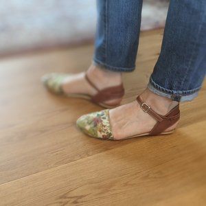 Sseko Closed Toe Sandal